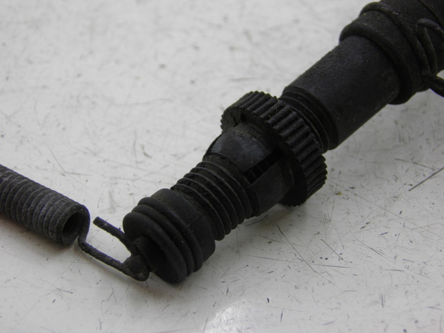 photo de CONTACTEUR FEU STOP ARRIERE HONDA VT C SHADOW 125 (1999 - 2007)