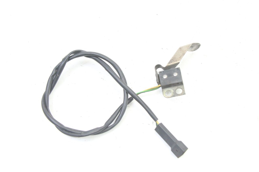 photo de CONTACTEUR FEU STOP ARRIERE BMW K 75 RT 750 (1989 - 1997)