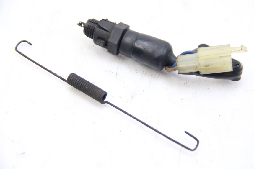photo de CONTACTEUR FEU STOP ARRIERE KAWASAKI ZX-6R ZX6R 600 (1995 - 1997)