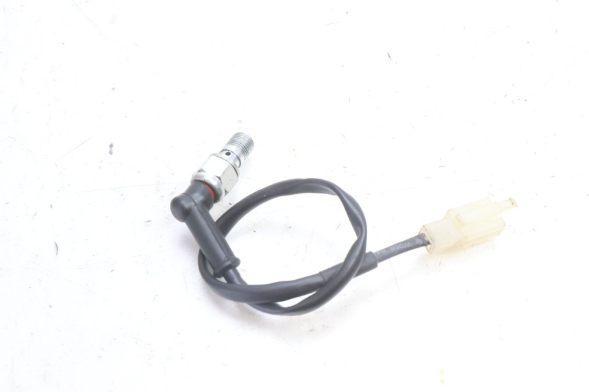 photo de CONTACTEUR FEU STOP ARRIERE RIEJU MRT PRO SUPERMOTARD 50 (2007 - 2018) - Autre angle de vue