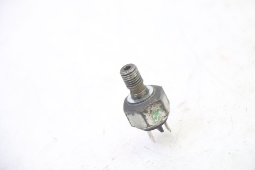 photo de CONTACTEUR FEU STOP ARRIERE TRIUMPH SPRINT 900 (1995 - 1998)