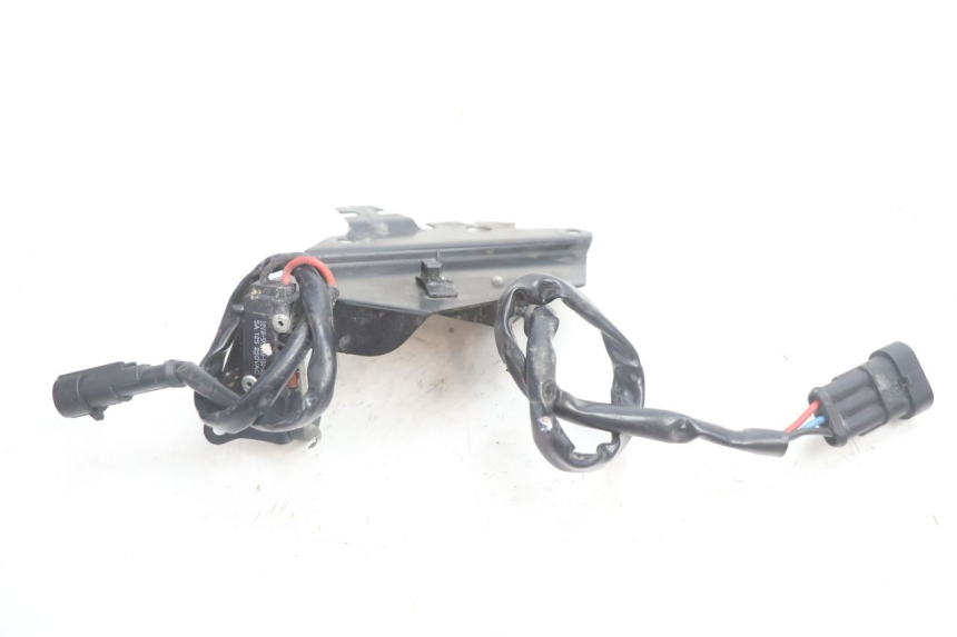 photo de CONTACTEUR FEU STOP ARRIERE CAN-AM SPYDER RS 1000 (2008 - 2012) - Zoom état d’usage