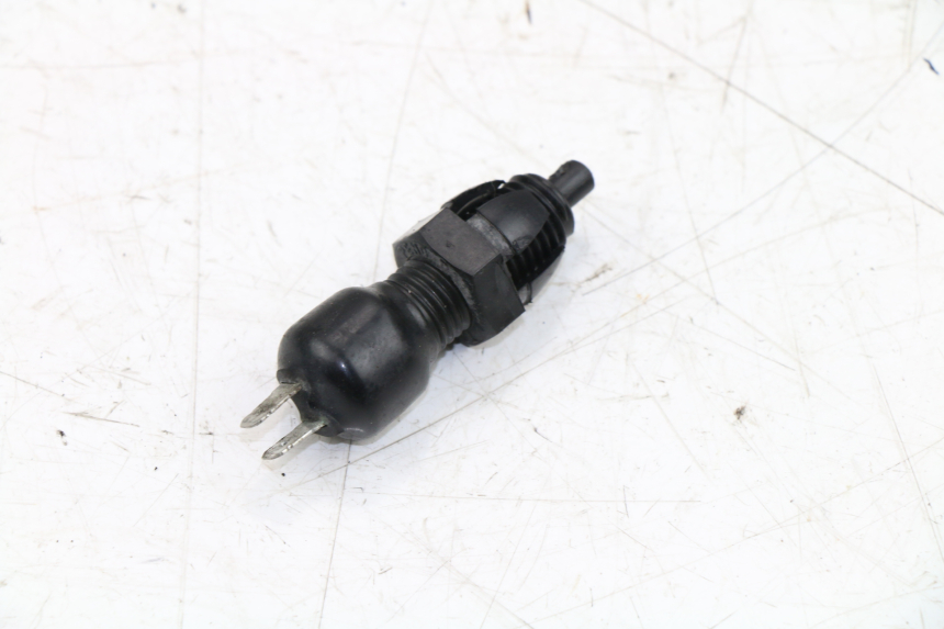photo de CONTACTEUR FEU STOP ARRIERE SUZUKI GSX R 750 (1996 - 2000)