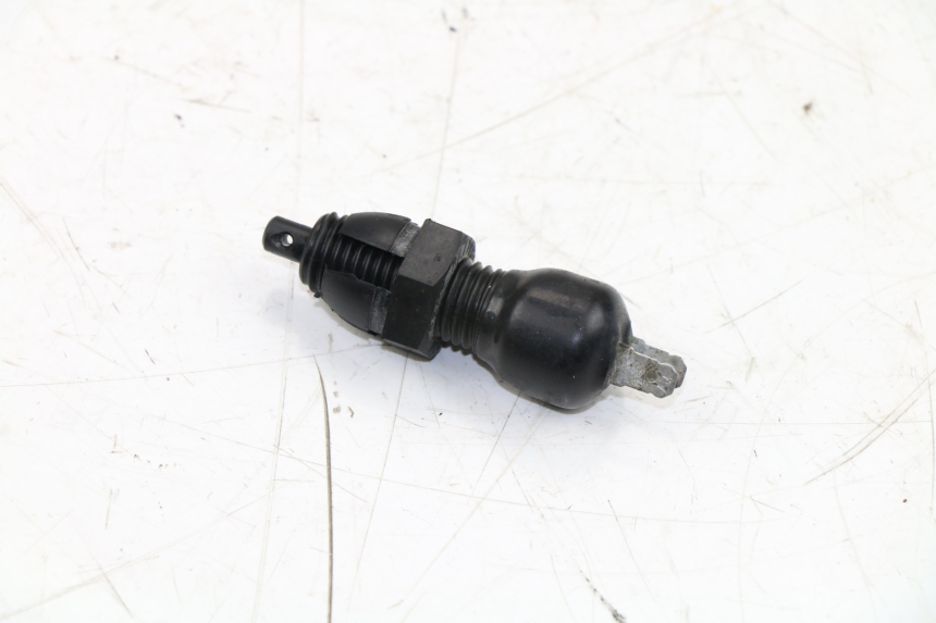 photo de CONTACTEUR FEU STOP ARRIERE SUZUKI GSX R 750 (1996 - 2000)