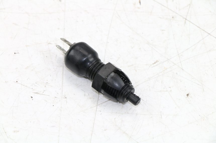 photo de CONTACTEUR FEU STOP ARRIERE SUZUKI GSX R 750 (1996 - 2000)