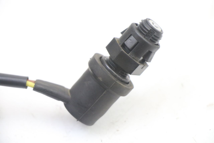 photo de CONTACTEUR FEU STOP ARRIERE YAMAHA TRACER 7 700 (2020 - 2024) - Zoom état d’usage