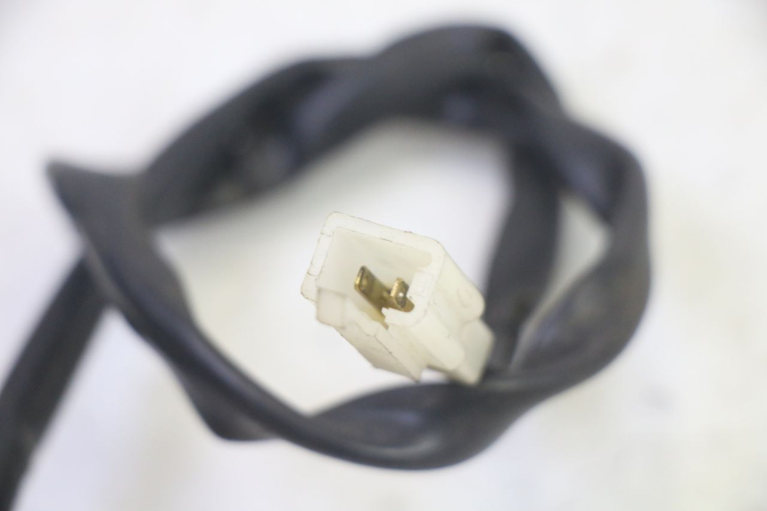 photo de CONTACTEUR FEU STOP ARRIERE DAELIM VJ ROADWIN FI 125 (2008 - 2017) - Gros plan technique