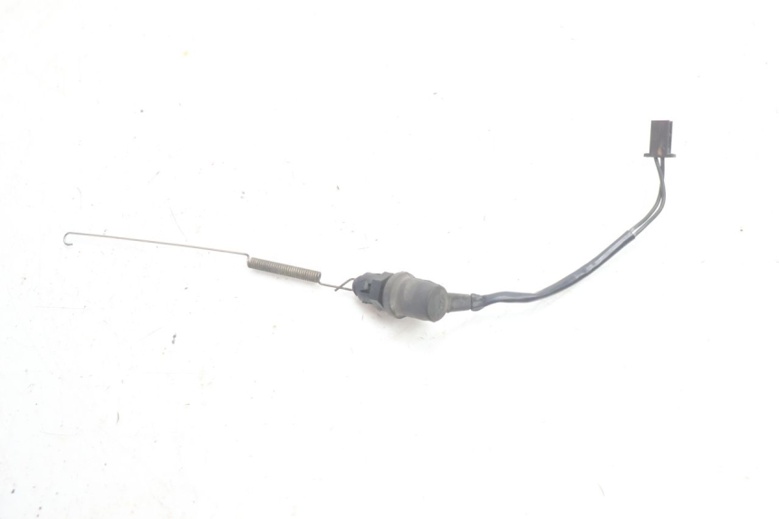 photo de CONTACTEUR FEU STOP ARRIERE YAMAHA XJR 1300 (1998 - 2002) - Autre angle de vue