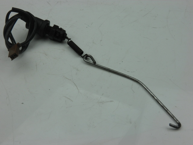 photo de CONTACTEUR FEU STOP ARRIERE YAMAHA TDR 125 (1997 - 1996) - Autre angle de vue