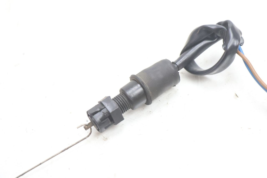 photo de CONTACTEUR FEU STOP ARRIERE KAWASAKI ZX-6R ZX6R 600 (2000 - 2002) - Zoom état d’usage