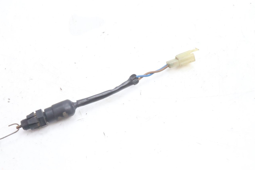 photo de CONTACTEUR FEU STOP ARRIERE KAWASAKI ZZR 600 (1995 - 2004) - Zoom état d’usage