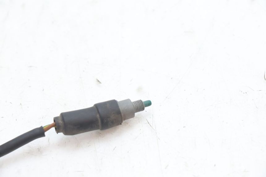 photo de CONTACTEUR FEU STOP MBK BOOSTER SPIRIT 50 (2004 - 2017) - Zoom état d’usage
