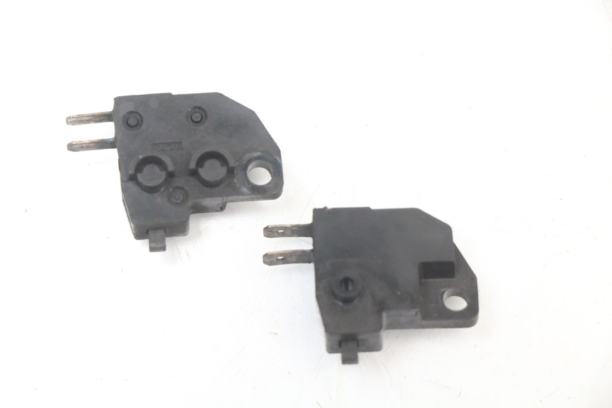 photo de CONTACTEUR FEU STOP SUZUKI BURGMAN 125 (2007 - 2014) - Détail de la pièce