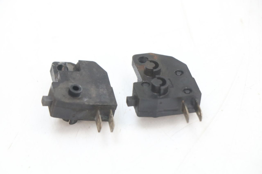 photo de CONTACTEUR FEU STOP SUZUKI BURGMAN 125 (2007 - 2014) - Zoom état d’usage