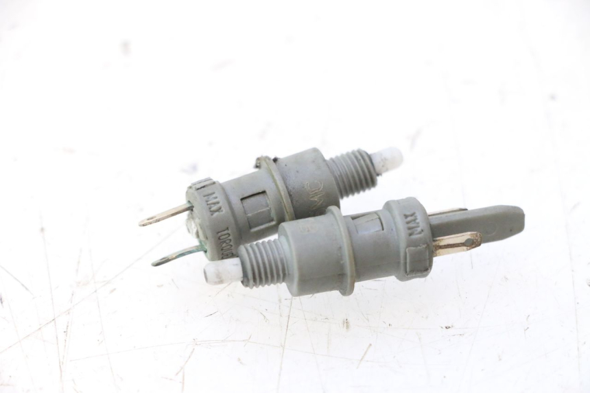 photo de CONTACTEUR FEU STOP PEUGEOT CITYSTAR 2T 50 (2018 - 2021) - Zoom état d’usage