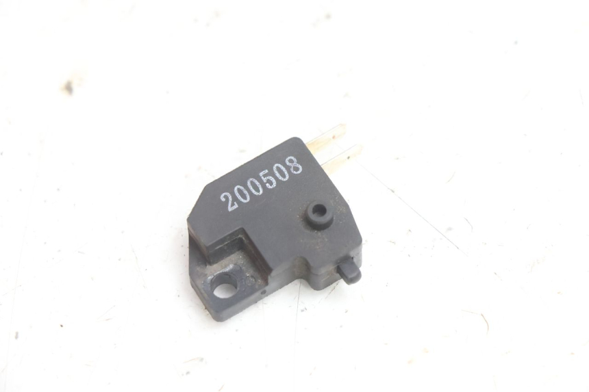 photo de CONTACTEUR FEU STOP DROIT KYMCO AGILITY CITY 16P 125 (2015 - 2024) - Autre angle de vue