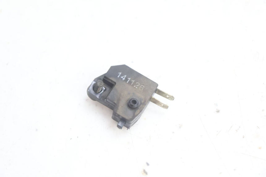 photo de CONTACTEUR FEU STOP DROIT KYMCO AGILITY CITY 2T 50 (2008 - 2016) - Autre angle de vue