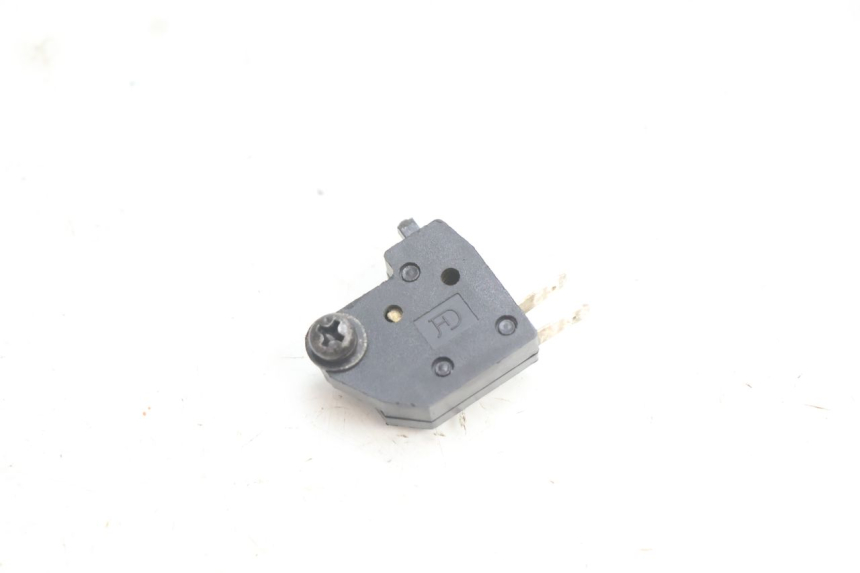 photo de CONTACTEUR FEU STOP DROIT KYMCO AGILITY PREMIUM 50 (2007 - 2010) - Vue principale