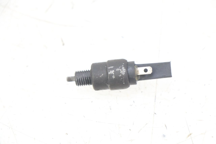 photo de CONTACTEUR FEU STOP DROIT APRILIA ATLANTIC 500 (2002 - 2003)
