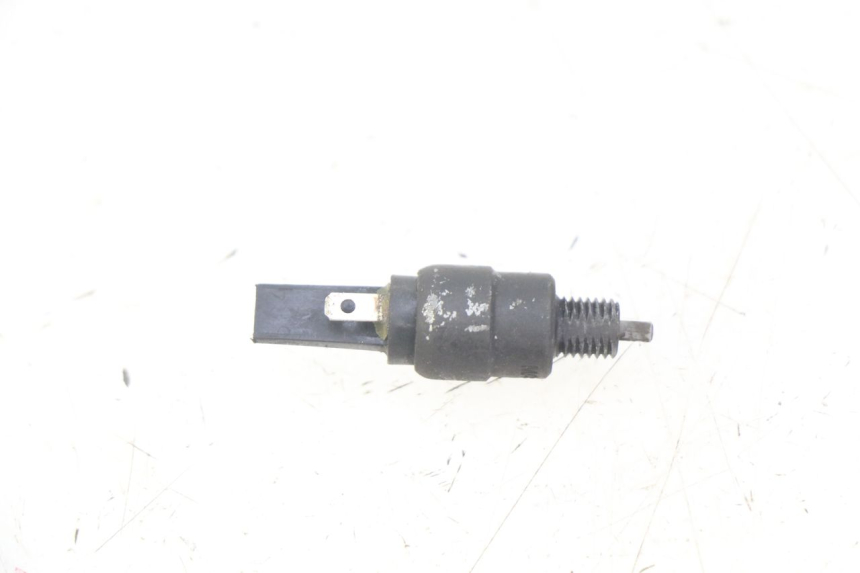 photo de CONTACTEUR FEU STOP DROIT APRILIA ATLANTIC 500 (2002 - 2003)