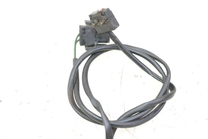 photo de CONTACTEUR FEU STOP DROIT BMW C1 125 (2000 - 2003)