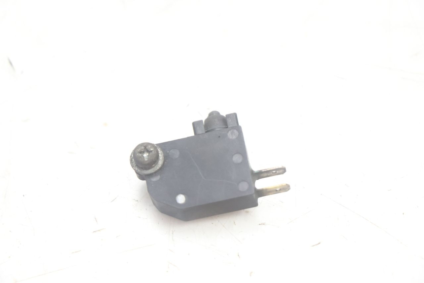 photo de CONTACTEUR FEU STOP DROIT SUZUKI BURGMAN EXECUTIVE ABS 650 (2006 - 2012) - Vue principale