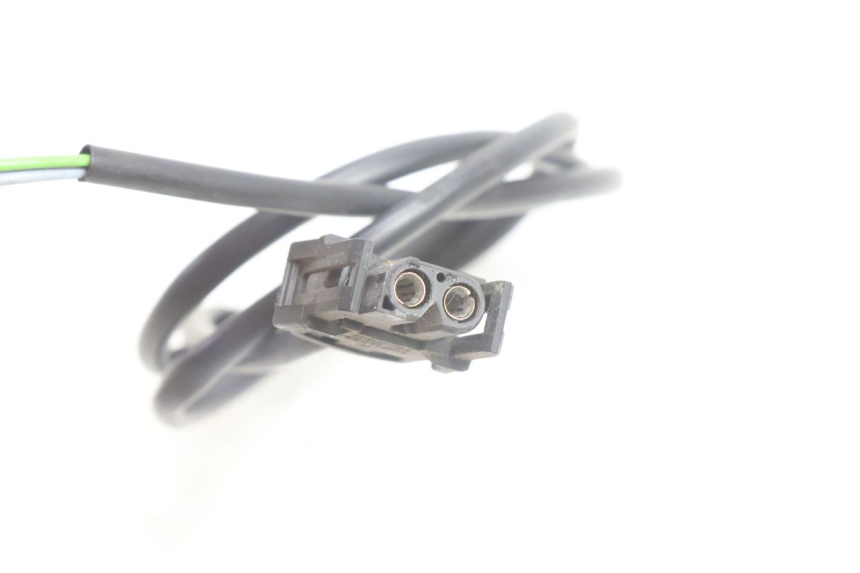 photo de CONTACTEUR FEU STOP DROIT BMW C1 125 (2000 - 2003) - Autre angle de vue