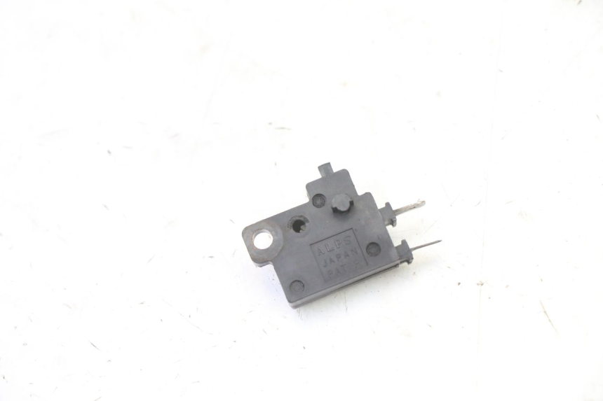 photo de CONTACTEUR FEU STOP DROIT HONDA CBR RR FIREBLADE 900 (1992 - 1994)
