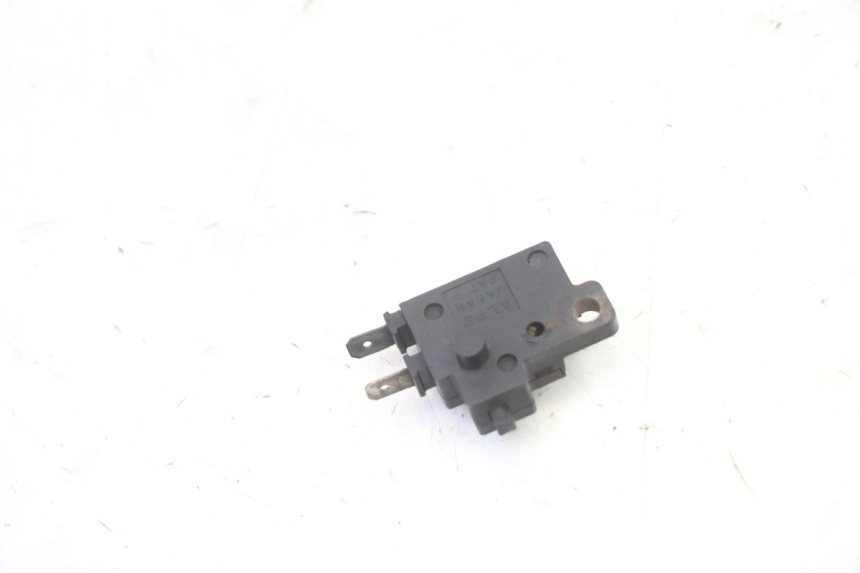 photo de CONTACTEUR FEU STOP DROIT HONDA CBR RR FIREBLADE 900 (1992 - 1994)