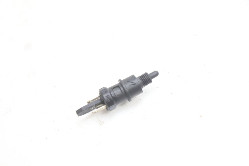 photo de CONTACTEUR FEU STOP DROIT HM HONDA CRM DERAPAGE RR 50 (2006 - 2017) - Détail de la pièce