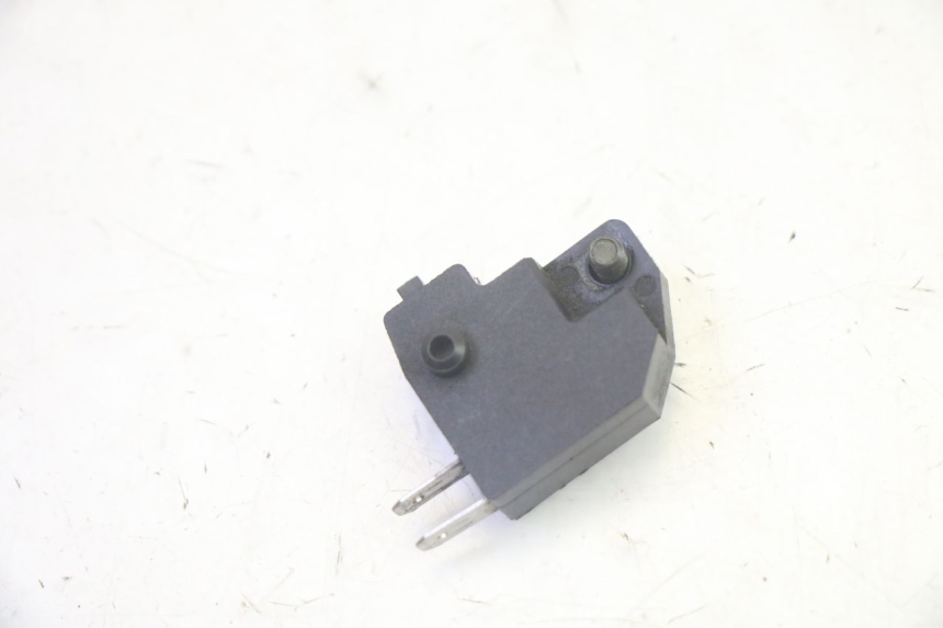 photo de CONTACTEUR FEU STOP DROIT SYM CROX 4T 50 (2016 - 2023) - Zoom état d’usage