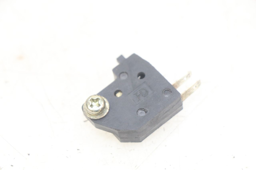 photo de CONTACTEUR FEU STOP DROIT PEUGEOT DJANGO 4T 50 (2014 - 2019)