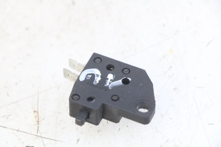 photo de CONTACTEUR FEU STOP DROIT EFUN E2GO 1 (2017 - 2021)