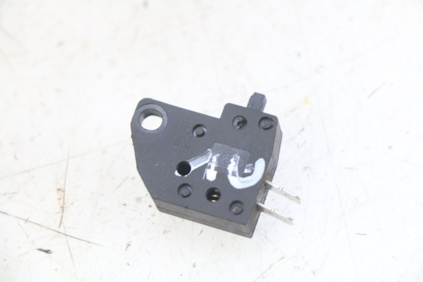 photo de CONTACTEUR FEU STOP DROIT EFUN E2GO 1 (2017 - 2021)