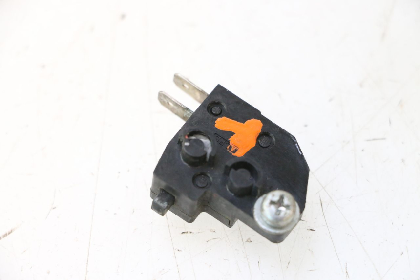 photo de CONTACTEUR FEU STOP DROIT KAWASAKI ER-6 ER6 N 650 (2005 - 2009) - Zoom état d’usage