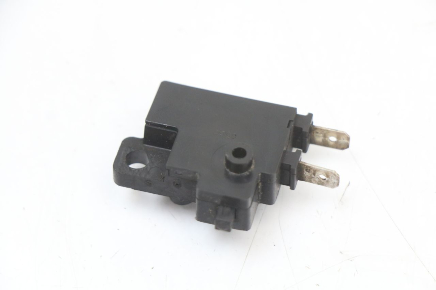 photo de CONTACTEUR FEU STOP DROIT HONDA FJS SILVER WING SILVERWING 400 (2005 - 2008)