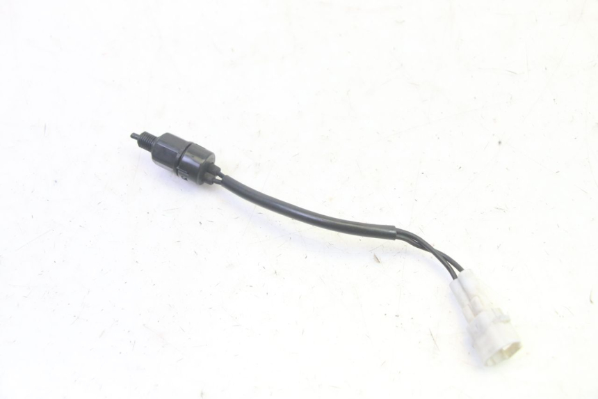 photo de CONTACTEUR FEU STOP DROIT PIAGGIO FLY 4T 50 (2013 - 2017) - Zoom état d’usage