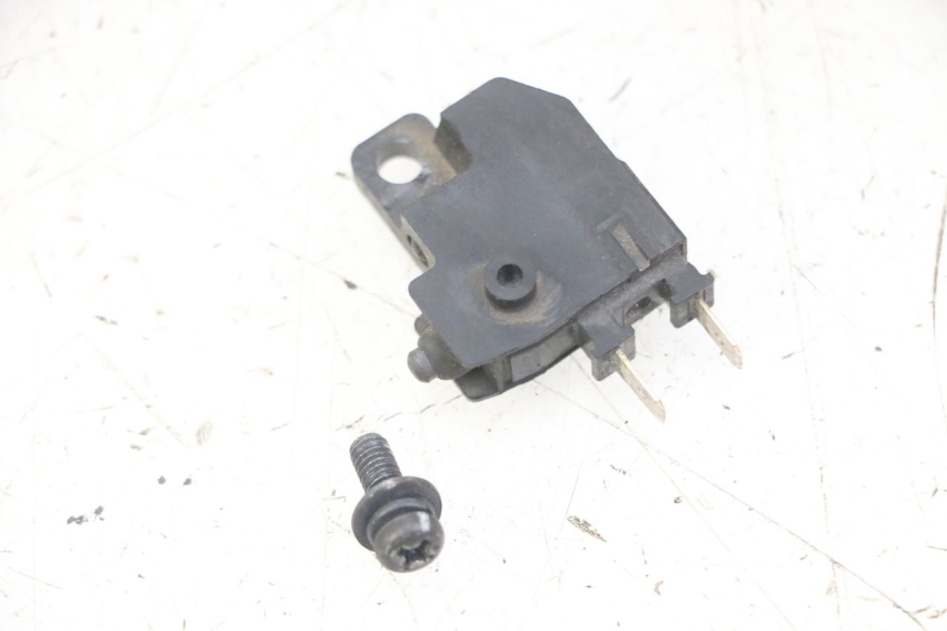 photo de CONTACTEUR FEU STOP DROIT HONDA FORZA ABS 300 (2013 - 2019)