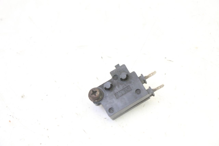photo de CONTACTEUR FEU STOP DROIT YAMAHA FZ6 FAZER S2 600 (2007 - 2011)