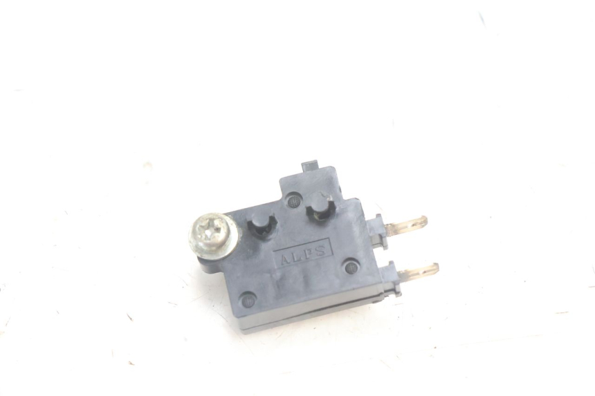 photo de CONTACTEUR FEU STOP DROIT YAMAHA FZ8 800 (2010 - 2016) - Vue principale