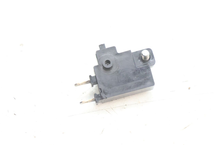 photo de CONTACTEUR FEU STOP DROIT YAMAHA FZ8 800 (2010 - 2016) - Zoom état d’usage