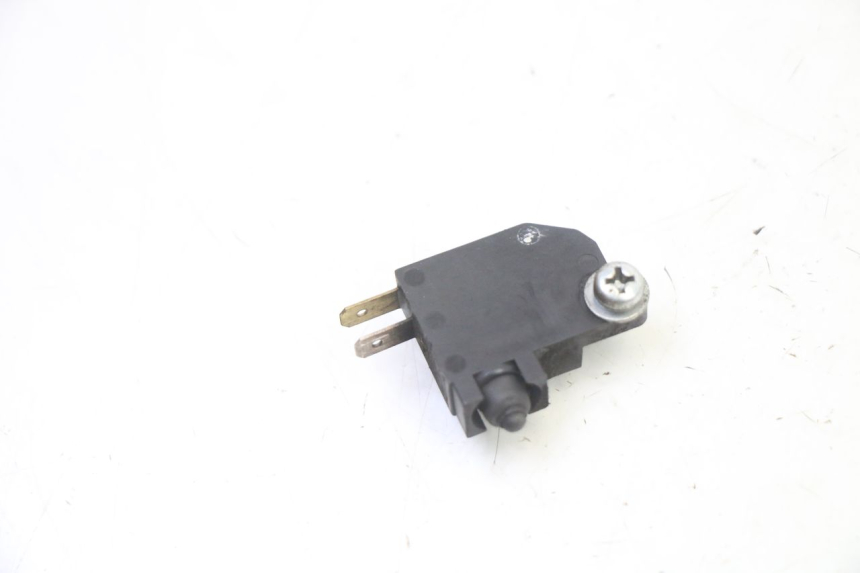 photo de CONTACTEUR FEU STOP DROIT SUZUKI GSR 750 (2011 - 2017)