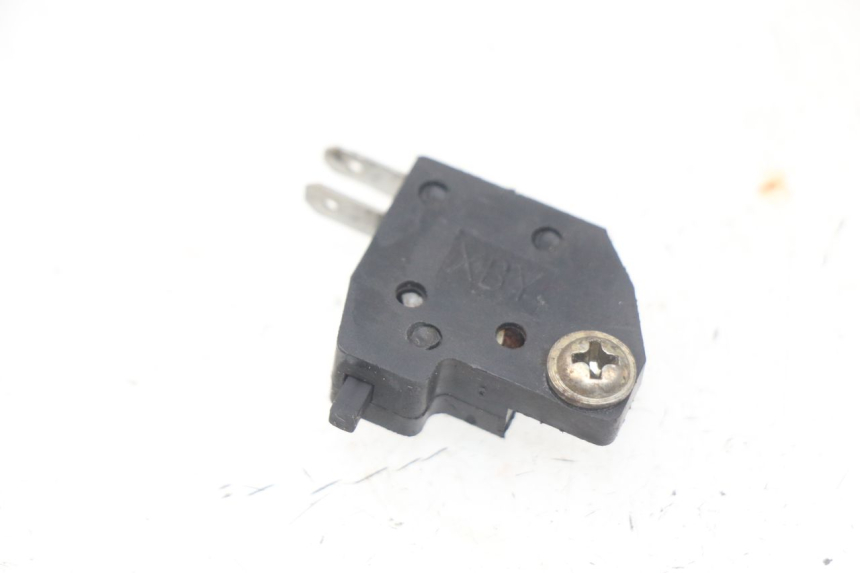 photo de CONTACTEUR FEU STOP DROIT JONWAY GTX 2T 50 (2014 - 2020)