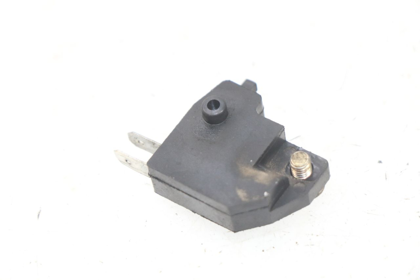 photo de CONTACTEUR FEU STOP DROIT JONWAY GTX 2T 50 (2014 - 2020)