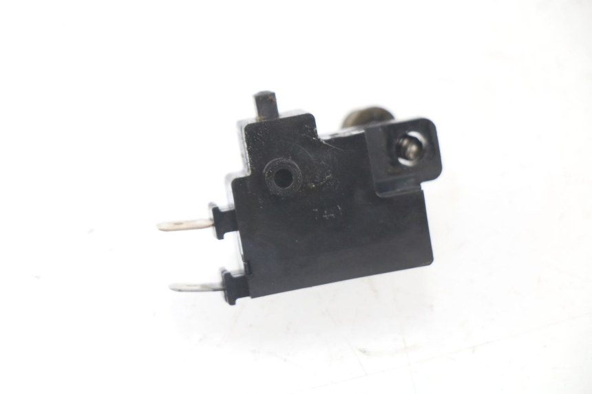 photo de CONTACTEUR FEU STOP DROIT HONDA CBR 919 RR FIREBLADE 900 (1998 - 1999)