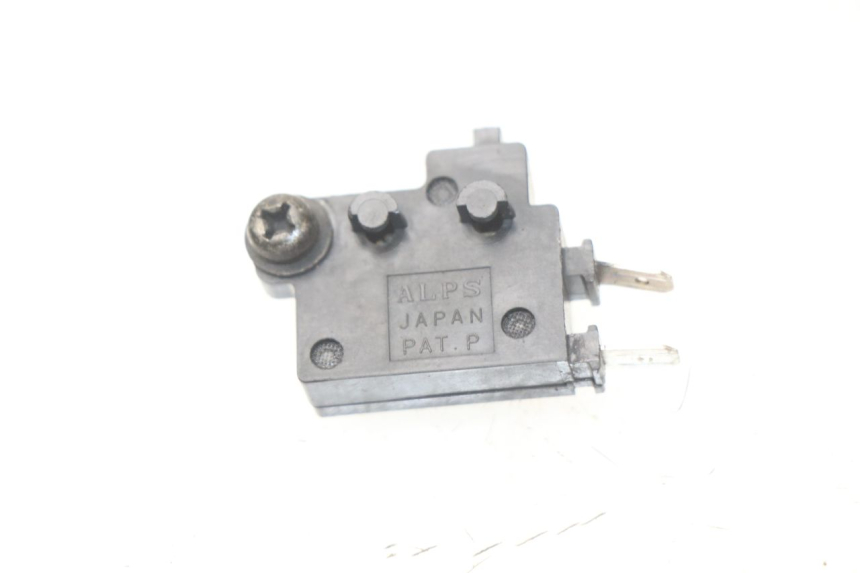 photo de CONTACTEUR FEU STOP DROIT HONDA CBR 919 RR FIREBLADE 900 (1998 - 1999)