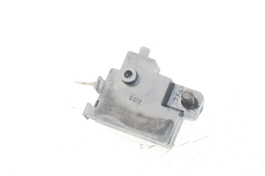 photo de CONTACTEUR FEU STOP DROIT HONDA CBR 919 RR FIREBLADE 900 (1998 - 1999)