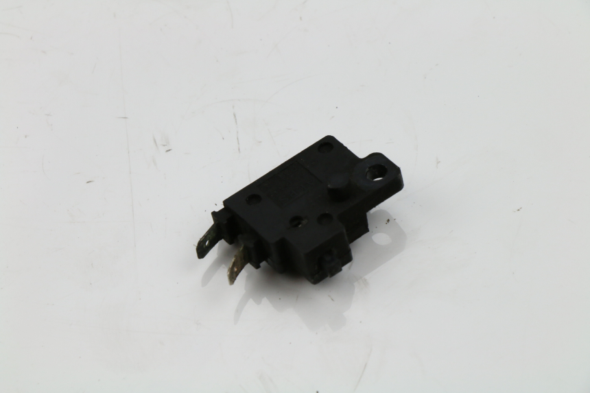 photo de CONTACTEUR FEU STOP DROIT HONDA CBR F 600 (1996 - 1998)