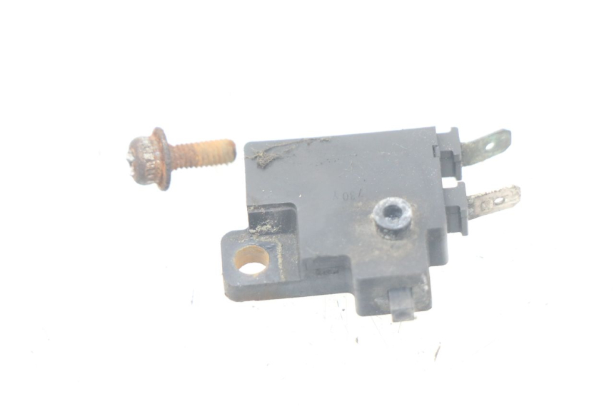 photo de CONTACTEUR FEU STOP DROIT HONDA CBR F SC21 1000 (1986 - 1992)