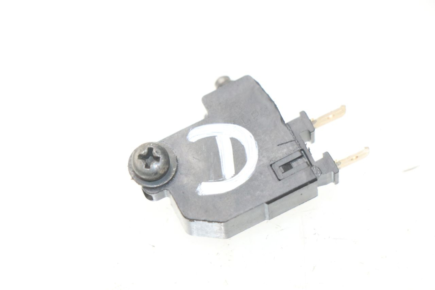 photo de CONTACTEUR FEU STOP DROIT HONDA INTEGRA NC D 750 (2016 - 2018)
